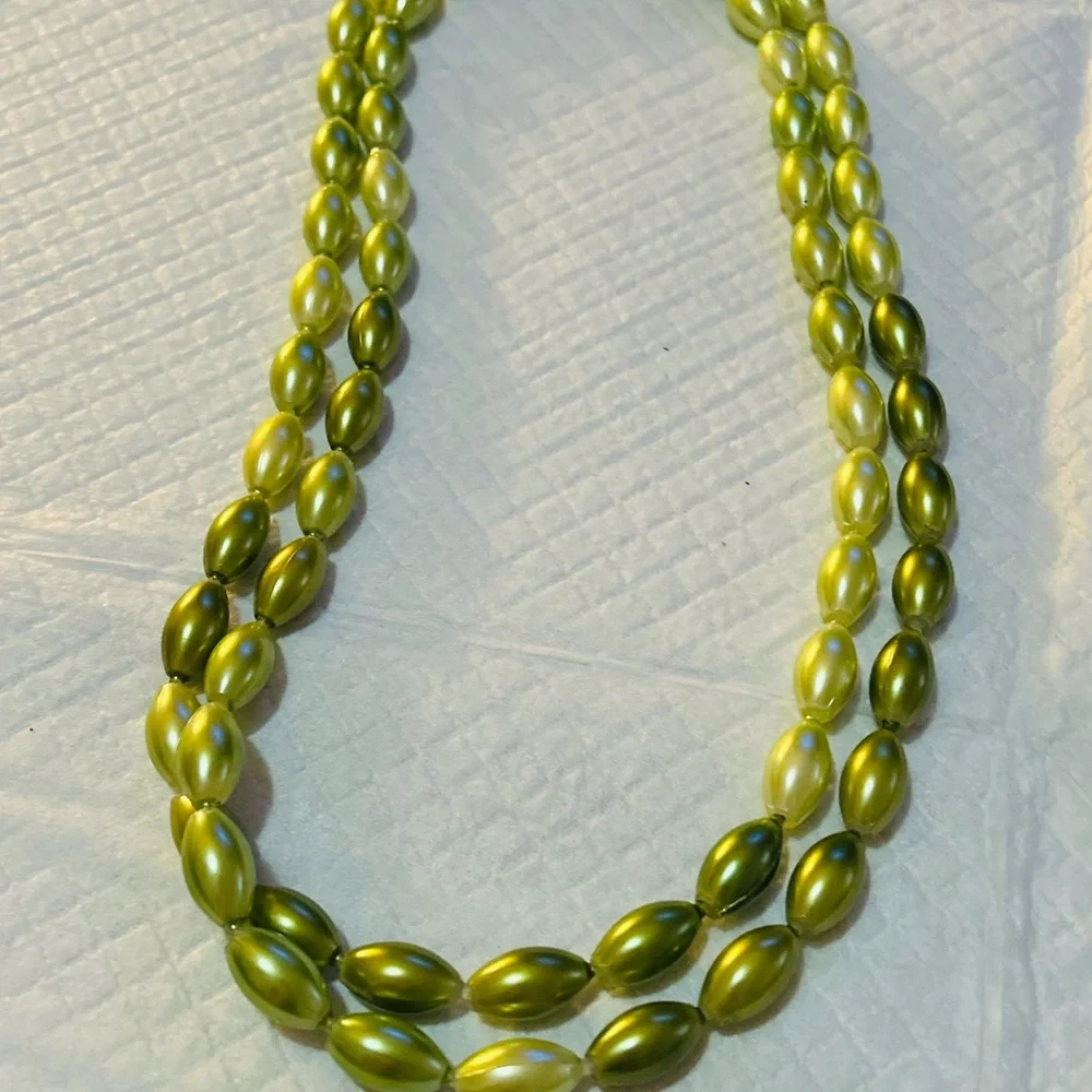 Vintage Olive Green Pop Bead Necklace - Picture 3 of 5